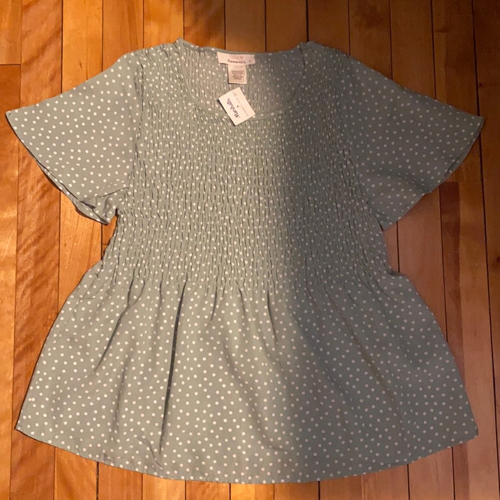 Urban romantics light green with white polka dots